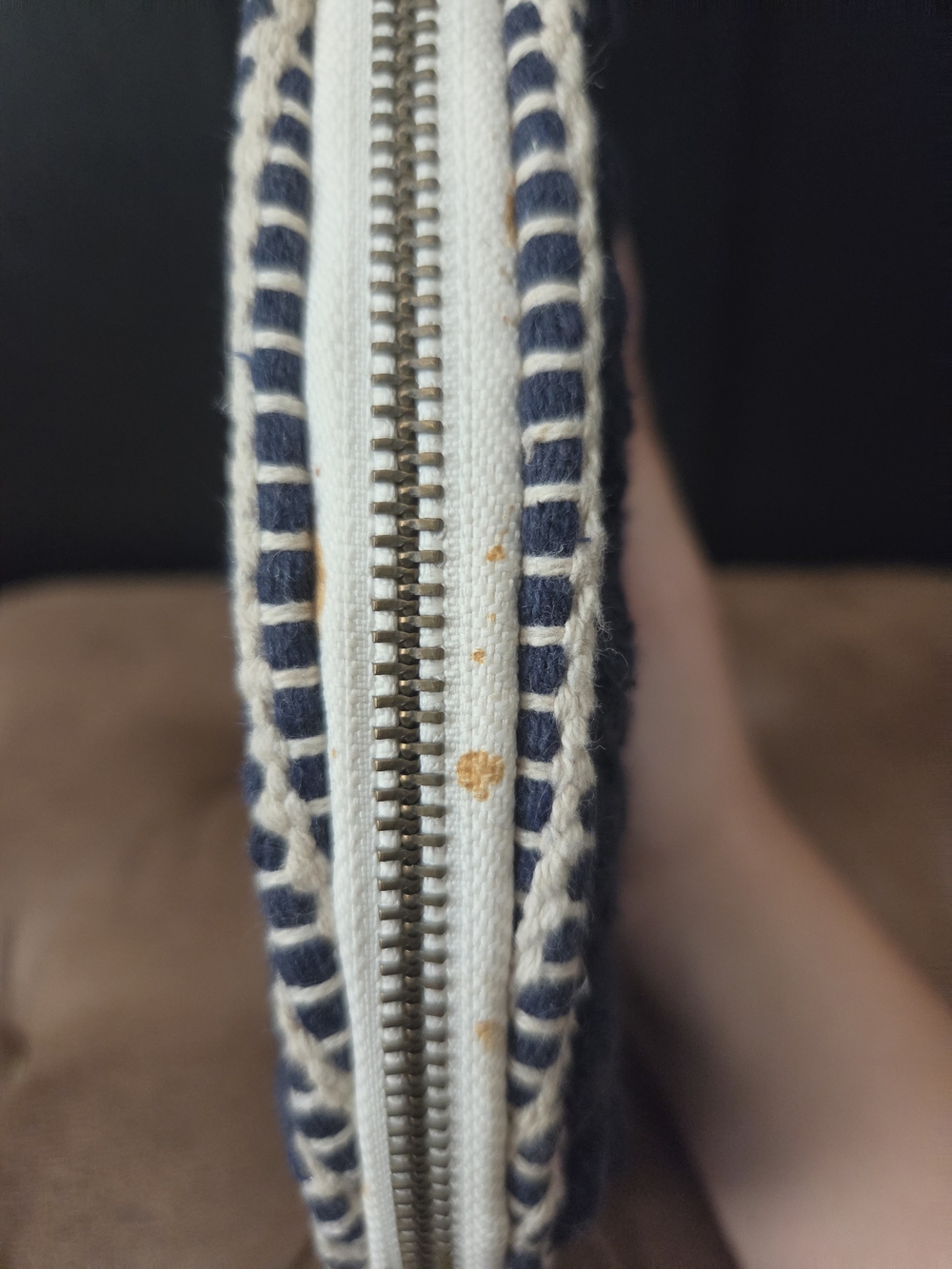 Universal Thread Navy and Cream Half-Moon Shaped Clutch - Picture 3 of 7